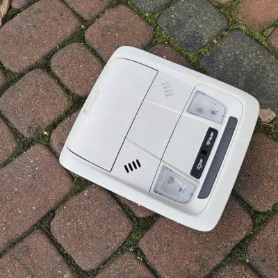 Lampka oświetlenia kabiny wnętrza - wersja pod 1 mikrofon Opel Insignia B