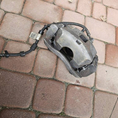 Zacisk przód przedni prawy jażmo pod duże tarcze Opel Insignia B 84120873