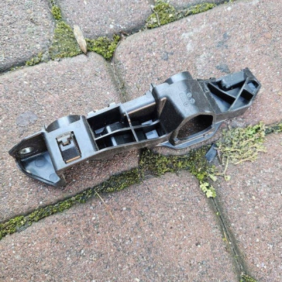 Ślizg mocowanie błotnika zderzaka przód lewy Opel Insignia B 39204262