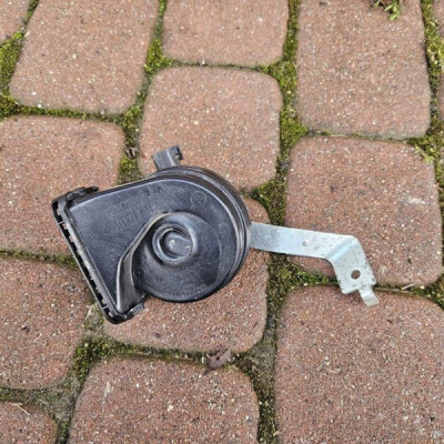 Klakson sygnał trąbka dźwiękowy wysokotonowy Opel Insignia B 39088254