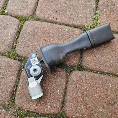 Uchwyt mocowanie zapinka pasa lewego przód Opel Insignia B 39135310