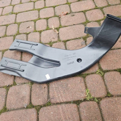 Kanał powietrza dolot na nogi prawy nadmuch Opel Insignia B 22976303