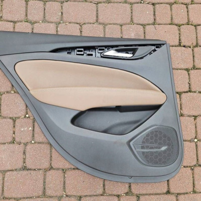 Boczek tapicerka drzwi tył tylna lewa brązowa skór Opel Insignia B 39215451