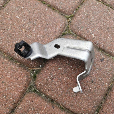 Uchwyt mocowanie wspornik zatrzask Opel Insignia B 13421688