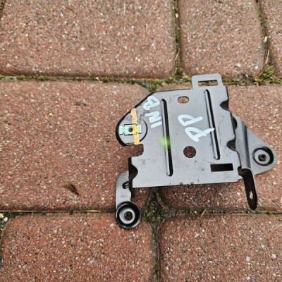 Uchwyt mocowanie wspornik osłona prawy przód Opel Insignia B 13511544