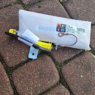 Poduszka fotela tył tylnego fotelówka prawa kanapy Opel Insignia B 84263434