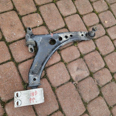 Wahacz przód przedni prawy sworzeń zawieszenia Opel Insignia B 84198829