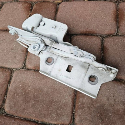 Zawias maski prawy biały Z40R pokrywy silnika Opel Insignia B 39126609