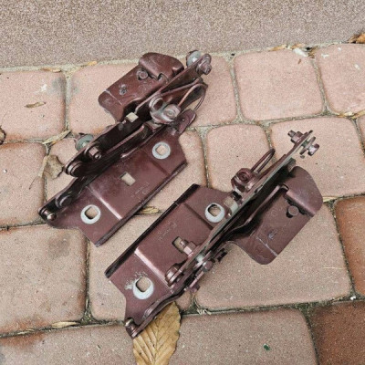 Zawias zawiasy maski Z50W prawy lewy komplet Opel Insignia B 39126609