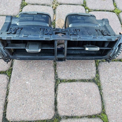 Kratka nawiewu nadmuchu deski środkowa Toyota Corolla E210 E21 055642-2830