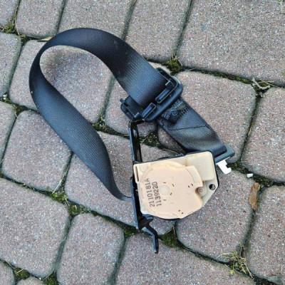 Pas bezpieczeństwa tył tylny środkowy Toyota Corolla E210 E21 73350-02180