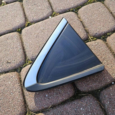 Listwa trójkąt błotnika tył tylny prawy Toyota Corolla E210 E21 62505-02050