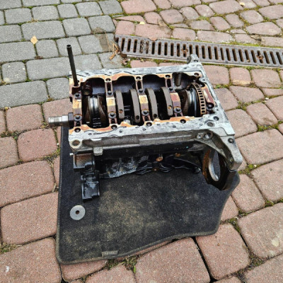 Silnik blok + wał + panewki Opel Corsa E Meriva B Adam B14XER