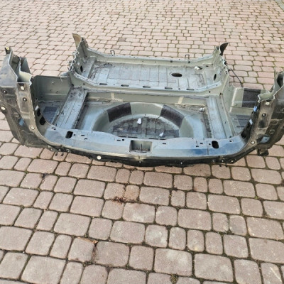 Ćwiartka tył tylna wanna pas tylny podloga 4x4 kombi z22y Opel Insignia B