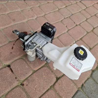 Pompa Hanulcowa serwo hamulcowe ABS Toyota Camry XV70 47210-33721