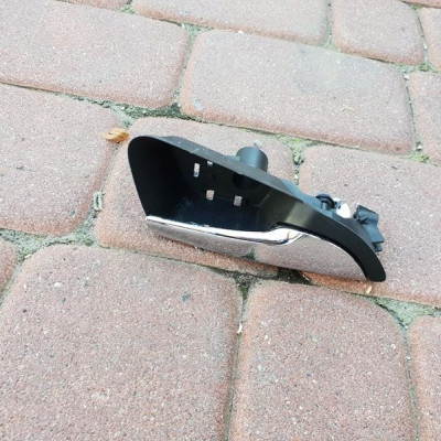 Klamka drzwi wewnętrzna lewa Opel Astra J IV GTC