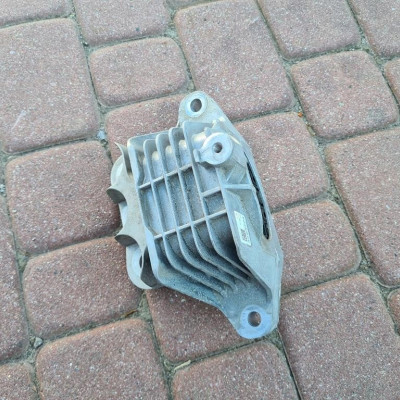 Łapa poduszka silnika Opel Insignia B 84065724