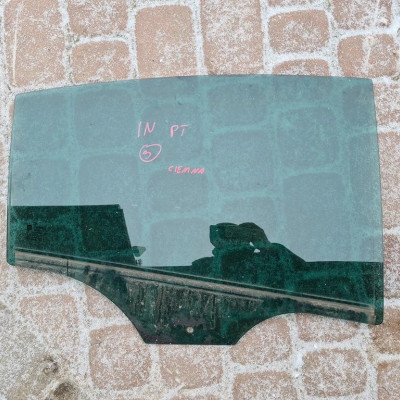 Szyba tył tylna ciemna prawa Opel Insignia 2013r