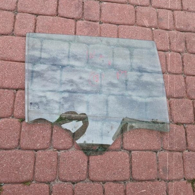 Szyba tył tylna kombi jasna Opel Insignia B 2018r