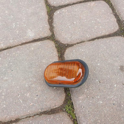 Kierunkowskaz błotnika VIVARO TRAFIC 7700847333