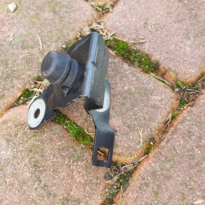 Odbojnik maski Opel Insignia Lewy 13248768 LH