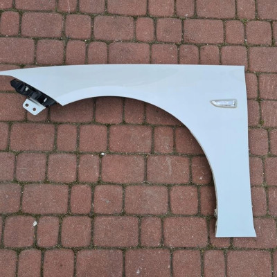 Błotnik przód przedni 40r z40r Opel Insignia B