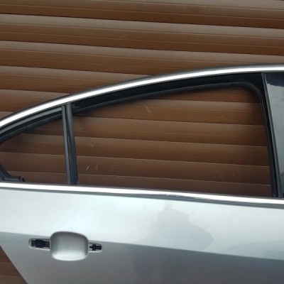 Uszczelka chrom zgarniacz HB Sedan Opel Insignia