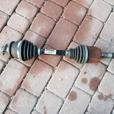 Półoś półośka Opel Zafira C AAKF 13348262