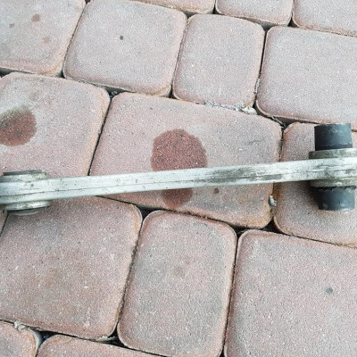 Wahacz tył tylny prawy sanki Mercedes W218 CLS