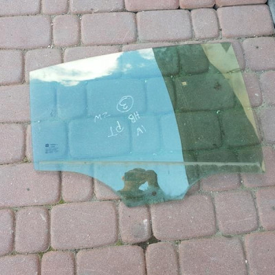 Szyba prawy tył 2013r. Insignia Sedan Hatchback