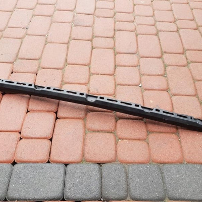 Mocowanie zderzaka ślizg tył Zafira C 39030301