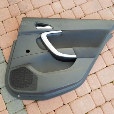 Boczek tył tylny welur korba igła Opel Insignia