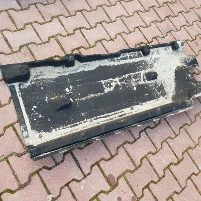 Podłoga osłona pod auto prawa Audi A3 2017r 8U0