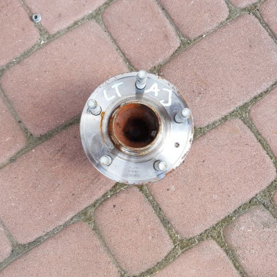 Piasta łożysko zwrotnica Opel Astra J IV 13502872