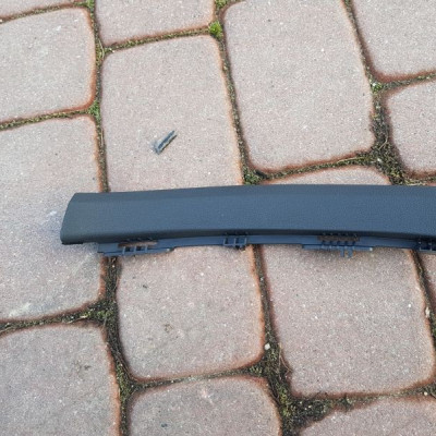 Osłona poszycie słupka prawego Audi Q3 8U0868204A