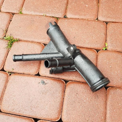 Osłona obudowa termostatu Audi Q3 04L121026F