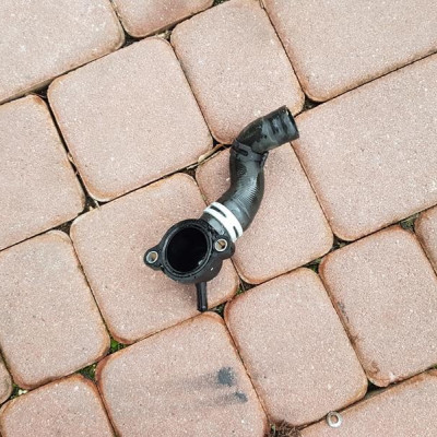 Wąż rura przewód wody Audi Q3 5Q0122157AJ