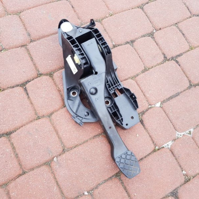 Pedał pedały Angielskie Passat B8 5Q2721058AP