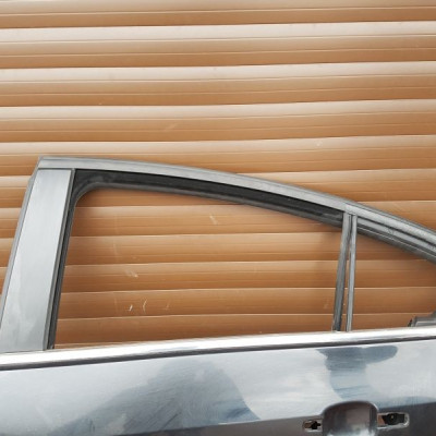 Uszczelka górna zgarniacz tył SEDAN Opel Insignia