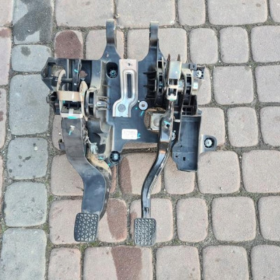 Pedał pedały manual EUROPA Opel Mokka 95299740