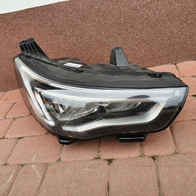 Lampa przód prawa OPEL Grandland X Uszkodzona