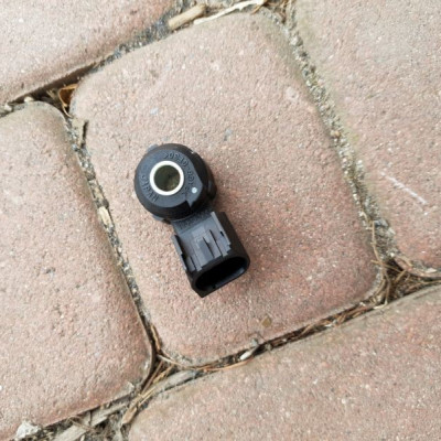 Czujnik stukowy Opel Insignia 2.0T 12623095