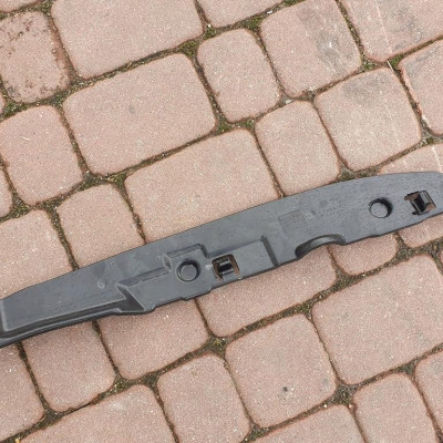 Absorber błotnika lewy VW Jetta 5C6 5C6821111A