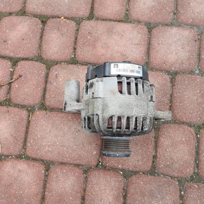 Alternator 2.0CDTI Opel Insignia 13588306