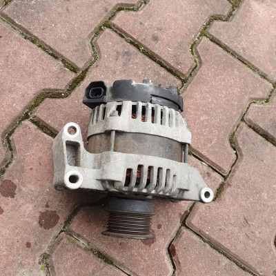 Alternator Opel Insignia 2.0T 13502592