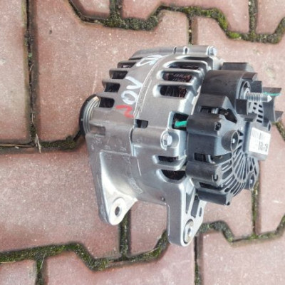 Alternator Renault Captur 231007842R NOWY