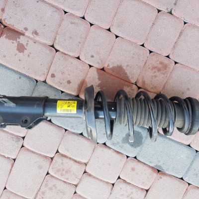 Amortyzator przedni LEWY Opel Zafira C 13474021