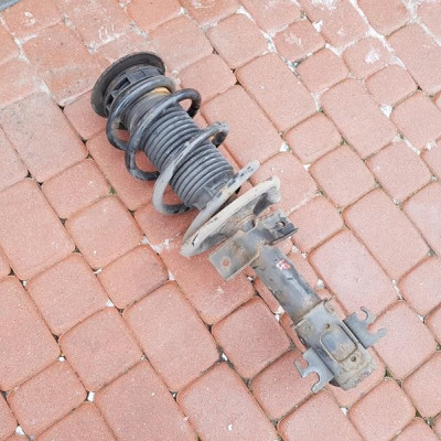 Amortyzator przód przedni MOVANO MASTER 2012r