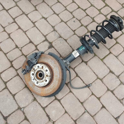 Amortyzator zwrotnica piasta lewa VW Jetta 5C6