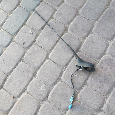 Antena radia nawigacji navi VIVARO TRAFIC